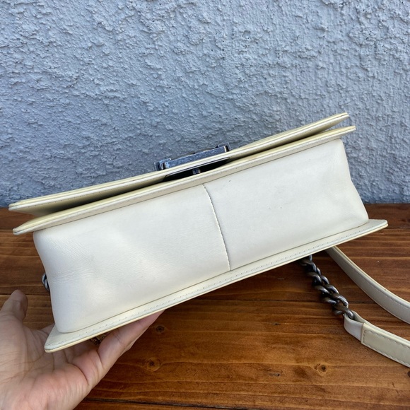 ⭐️⭐️GORGEOUS⭐️⭐️ CHANEL Reverso Boy Flap Bag patent leather Crossbody Bag - Picture 11 of 17